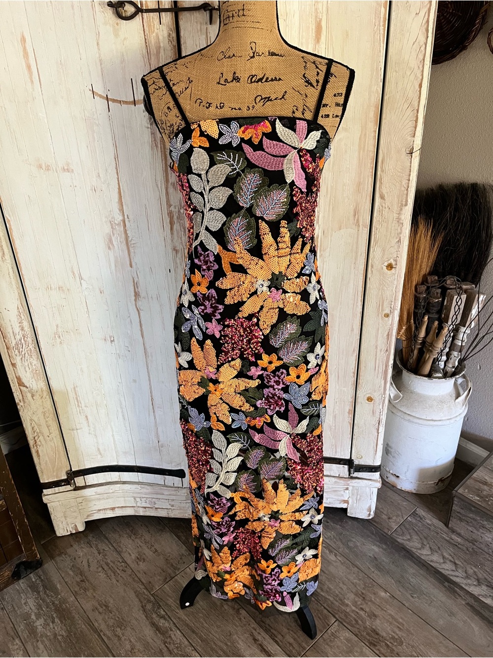Gorgeous Anewsta Floral Embroidered  sequin midi dress